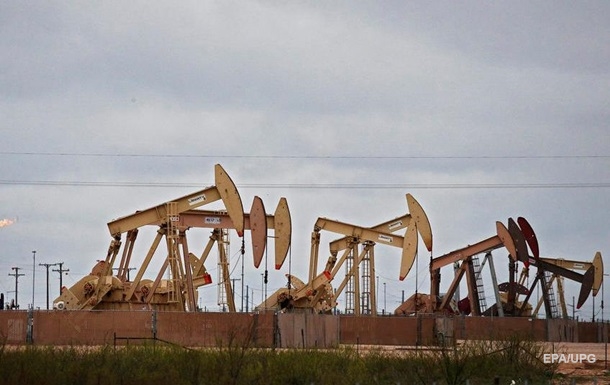 Американская нефть рекордно упала в цене