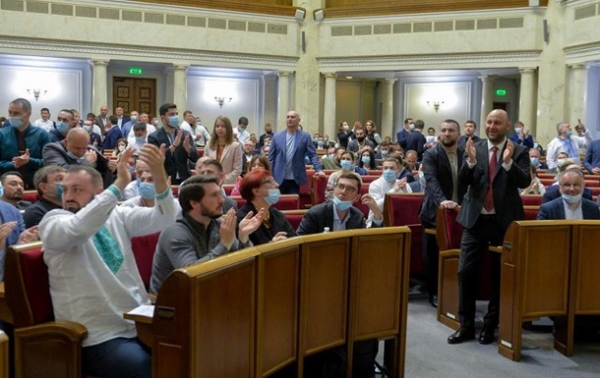 Рада рассмотрела закон из требований МВФ Рада рассмотрела закон из требований МВФ