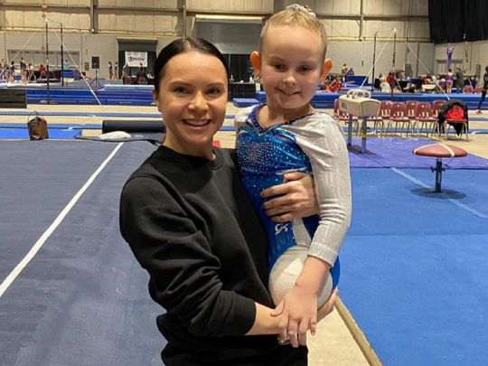 Народжена без ніг маленька гімнастка вразила українську олімпійську чемпіонку