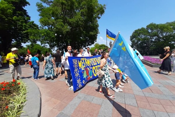 Минутка красоты: как в Одессе прошел мегамарш в вышиванках