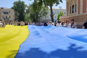 Минутка красоты: как в Одессе прошел мегамарш в вышиванках