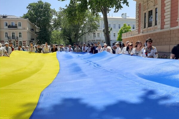 Минутка красоты: как в Одессе прошел мегамарш в вышиванках