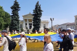 Минутка красоты: как в Одессе прошел мегамарш в вышиванках