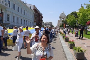Минутка красоты: как в Одессе прошел мегамарш в вышиванках