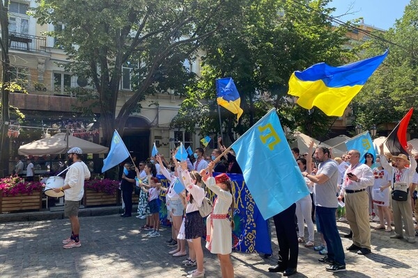 Минутка красоты: как в Одессе прошел мегамарш в вышиванках