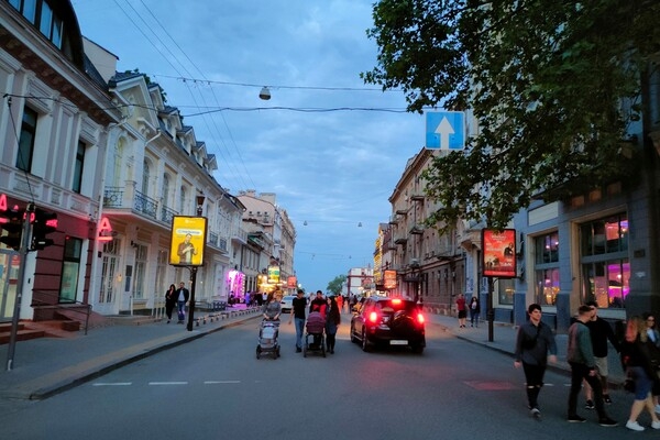 Третий день без машин: как работает пешеходная зона в центре Одессы