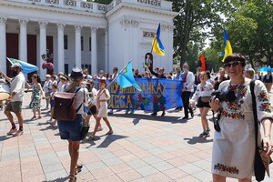 Минутка красоты: как в Одессе прошел мегамарш в вышиванках