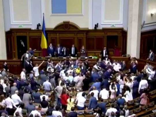 «Слуги народу» закликали розстрілювати опозицію: у Верховній Раді почалася бійка