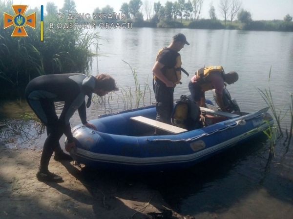 На Днестре вторые сутки ищут пропавшего рыбака