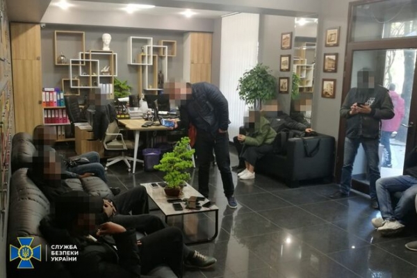 
В Украину въехали тысячи выходцев из стран повышенного террористического риска
