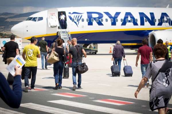 
Ryanair отказала в посадке почти 1000 пассажиров: в чем причина
