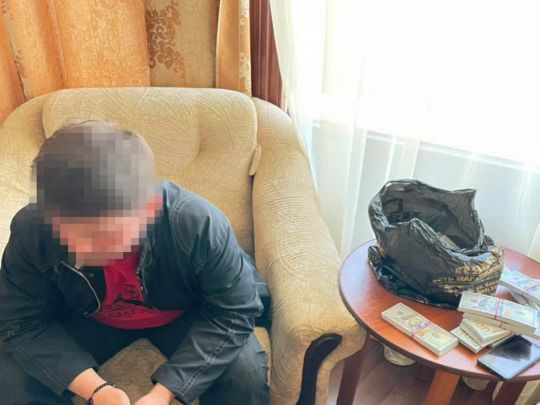 Чверть мільйона доларів за держтаємницю: у Києві затримали торговця військовими секретами