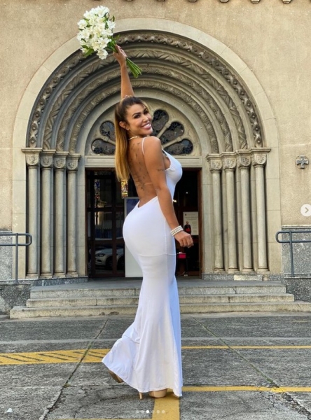 Модель, яка вийшла заміж за саму себе, через два місяці подала на розлучення, закохавшись у чоловіка