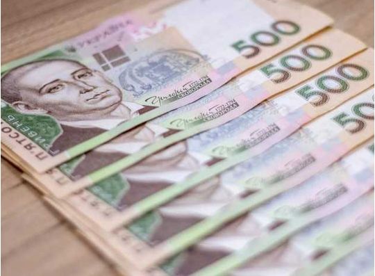 Враховується зарплата за 60 календарних місяців поспіль: що робити пенсіонеру у разі втрати даних за якийсь період його трудової діяльності