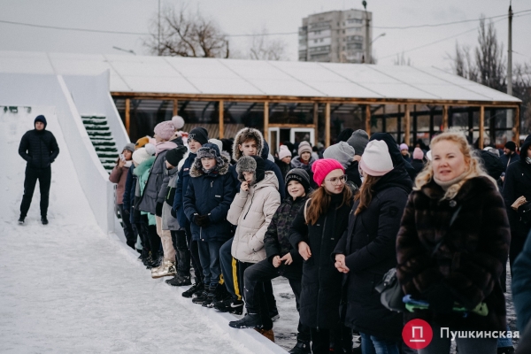 На Таирова открыли городской каток: цена, адрес и время работы. Фото