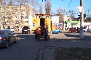 Коммунальщики рассказали где и какие дорожные знаки установили в Одессе