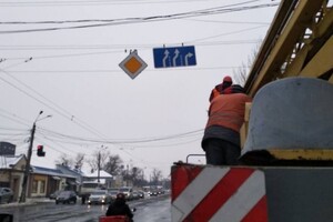 Коммунальщики рассказали где и какие дорожные знаки установили в Одессе