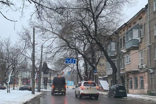 Коммунальщики рассказали где и какие дорожные знаки установили в Одессе