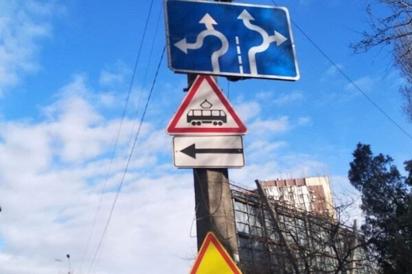 Коммунальщики рассказали где и какие дорожные знаки установили в Одессе