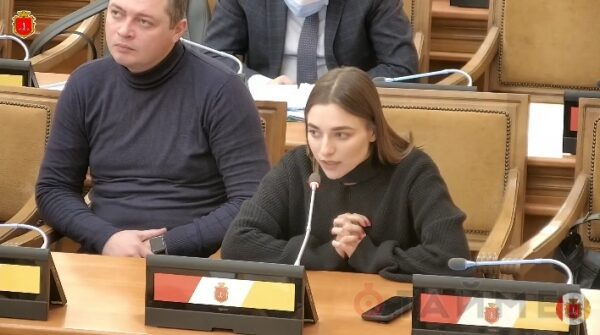 Депутат от Партии Шария поинтересовалась, откуда у главной по культуре и туризму в Одессе колье за миллион Депутат от Партии Шария поинтересовалась, откуда у главной по культуре и туризму в Одессе колье за миллион