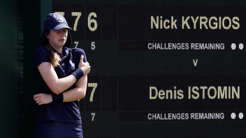 Скандальний тенісист на Australian Open влучив м'ячем у дитину та дотепно загладив провину (відео)