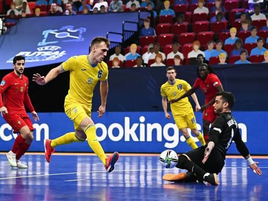 Україна дала бій чемпіонам світу та пробилася до плей-оф футзального Євро-2022: відеоогляд матчу