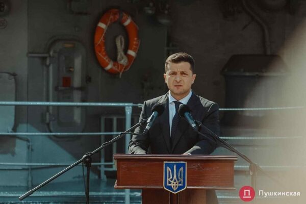 Ми вистояли і успішно відбиваємо атаки ворога — звернення президента України Володимира Зеленського Ми вистояли і успішно відбиваємо атаки ворога — звернення президента України Володимира Зеленського