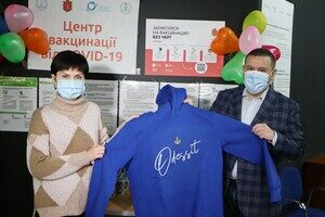 Рекорд вакцинации: в Одессе сделали миллионную прививку от COVID-19 Рекорд вакцинации: в Одессе сделали миллионную прививку от COVID-19