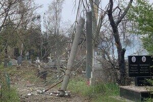 Оккупанты обстреляли кладбище в Одессе: пострадало более 1000 квадратных метров территории Оккупанты обстреляли кладбище в Одессе: пострадало более 1000 квадратных метров территории