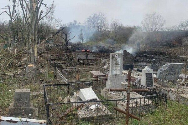 Оккупанты обстреляли кладбище в Одессе: пострадало более 1000 квадратных метров территории Оккупанты обстреляли кладбище в Одессе: пострадало более 1000 квадратных метров территории