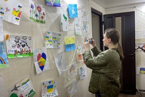 В Одессе открылась трогательная выставка детских рисунков в поддержку Украины