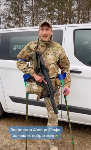 В АТО втратив ногу, а зараз знову взяв до рук зброю: герой публікацій «ФАКТІВ» із полку «Азов» захищає Київ