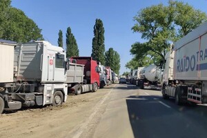 Из-за загруженности трасс в Одесской области построят площадки для фур