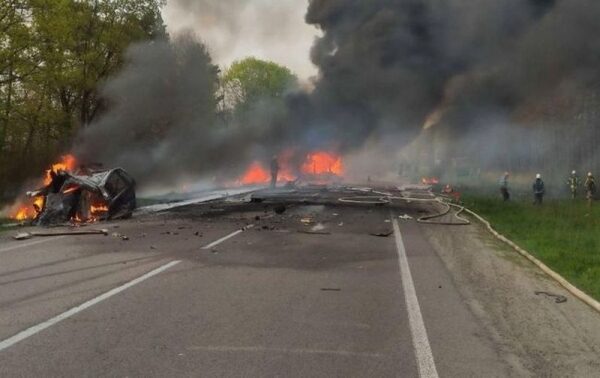 В Ровенской области пассажирский автобус столкнулся с бензовозом: 17 погибших В Ровенской области пассажирский автобус столкнулся с бензовозом: 17 погибших