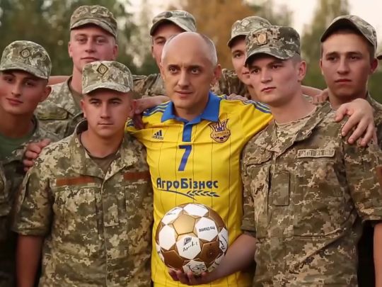 «Дитина померла на моїх руках»: президент українського клубу розповів про жахіття війни на передовій