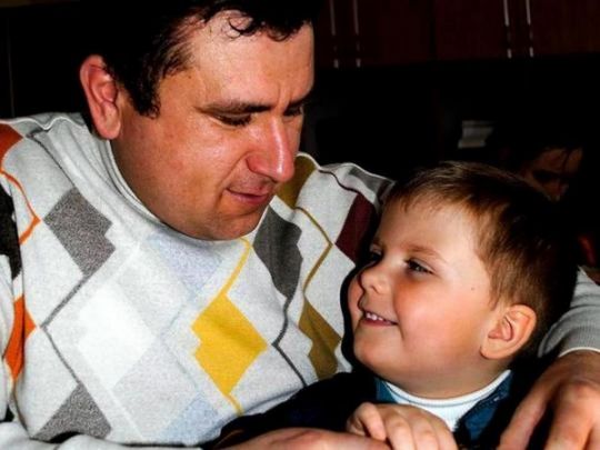 «Кишківник дитини вже був чорний»: батько домігся вироку лікарям, з вини яких помер його 12-річний син