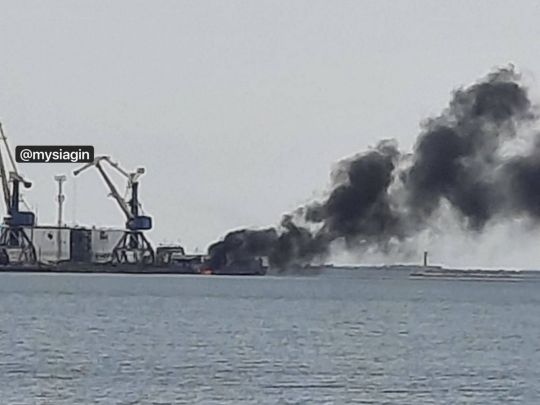 «Дух острова «Змієбаївка»: в окупованому Бердянську помічено хмару густого диму