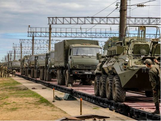 Фактично вже в оточенні: експерт пояснив, навіщо росія стягує сили у Херсонську та Запорізьку області