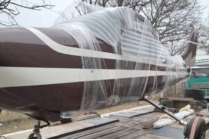 В Одессе на таможне изъяли американский самолет: его пытались провезти на прицепе грузовика в Молдову