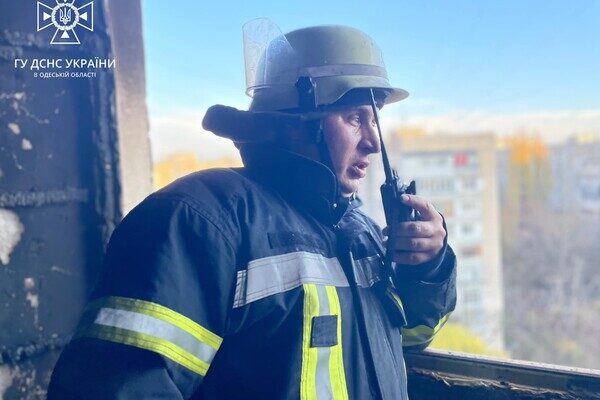 На Таирова загорелась квартира после неосторожного курения На Таирова загорелась квартира после неосторожного курения