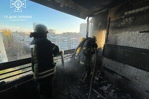 На Таирова загорелась квартира после неосторожного курения На Таирова загорелась квартира после неосторожного курения