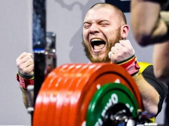 Підняв більше тонни: український силач встановив два світові рекорди (відео)