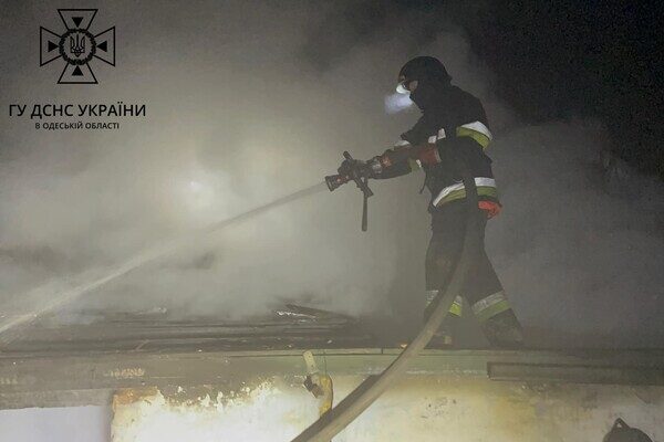 В Одессе горел частный жилой дом: погибли два человека В Одессе горел частный жилой дом: погибли два человека