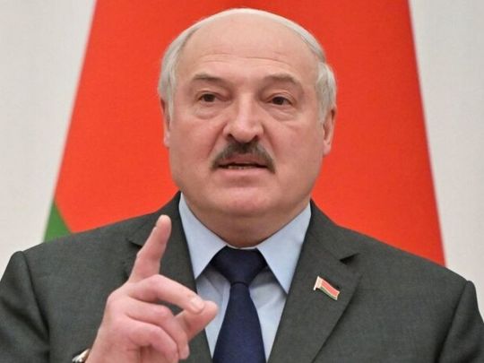 Диктатор лукашенко висилає польських дипломатів з білорусі: як відповість Польща