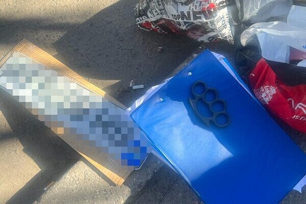 Ждали у почты: в Одесской области полицейские вымогали 10 000 долларов у наркоторговцев Ждали у почты: в Одесской области полицейские вымогали 10 000 долларов у наркоторговцев