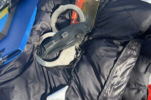Ждали у почты: в Одесской области полицейские вымогали 10 000 долларов у наркоторговцев Ждали у почты: в Одесской области полицейские вымогали 10 000 долларов у наркоторговцев