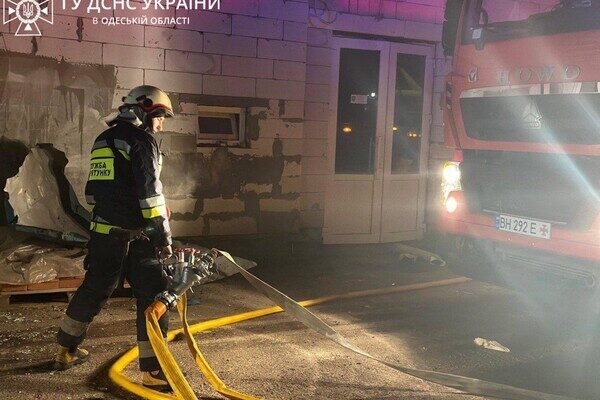 Российские оккупанты снова атаковали Одессу ракетами: повреждено общежитие монастыря (обновлено) Российские оккупанты снова атаковали Одессу ракетами: повреждено общежитие монастыря (обновлено)