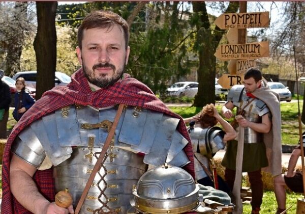 Легионеры и суд над Христом: в Одессе состоялась пасхальная реконструкция Легионеры и суд над Христом: в Одессе состоялась пасхальная реконструкция