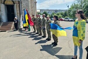 Защищал Украину под Бахмутом: в Одесской области простились с Героем-пограничником Защищал Украину под Бахмутом: в Одесской области простились с Героем-пограничником