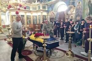 Защищал Украину под Бахмутом: в Одесской области простились с Героем-пограничником Защищал Украину под Бахмутом: в Одесской области простились с Героем-пограничником